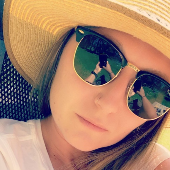 Meet your Posher, Jolynn - Picture 1 of 3